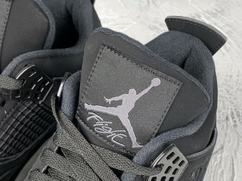 Tênis Nike Air Jordan 4