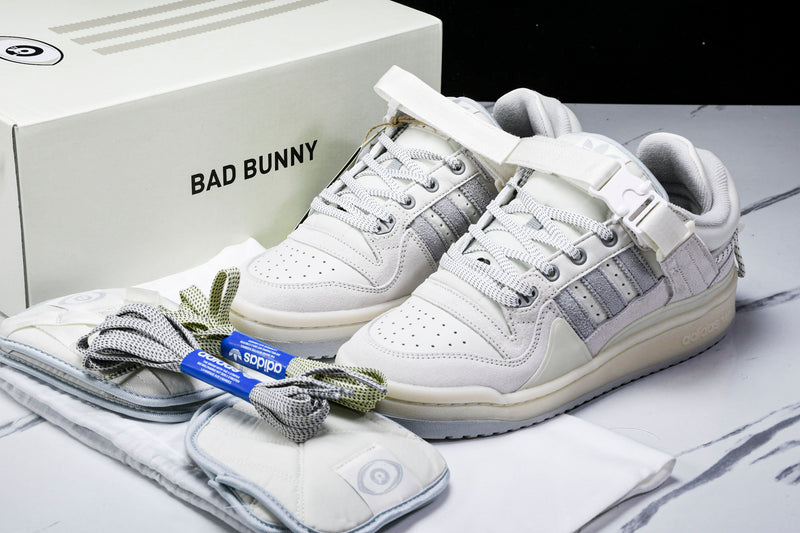 Tênis Bad Bunny x Adidas Forum Buckle Low  'White'