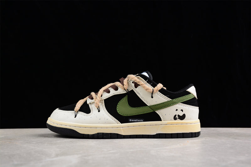 TÊNIS NIKE DUNK SB LOW “Goodluck“