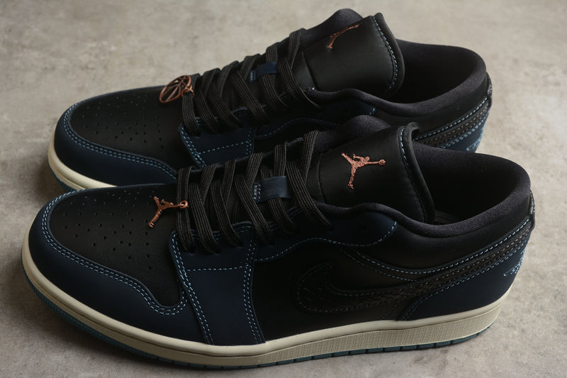 Tênis Nike air jordan 1 Low “ Black Dark Obsidian ”